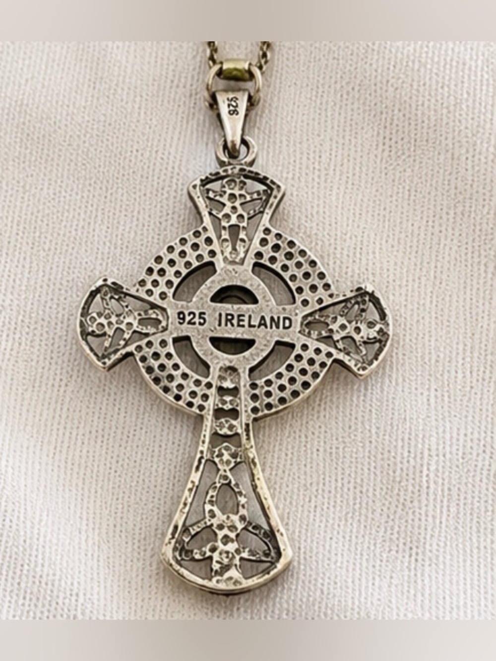 925 Ireland Sterling Silver Celtic Cross Necklace Green Stone Pendant - Picture 3 of 5
